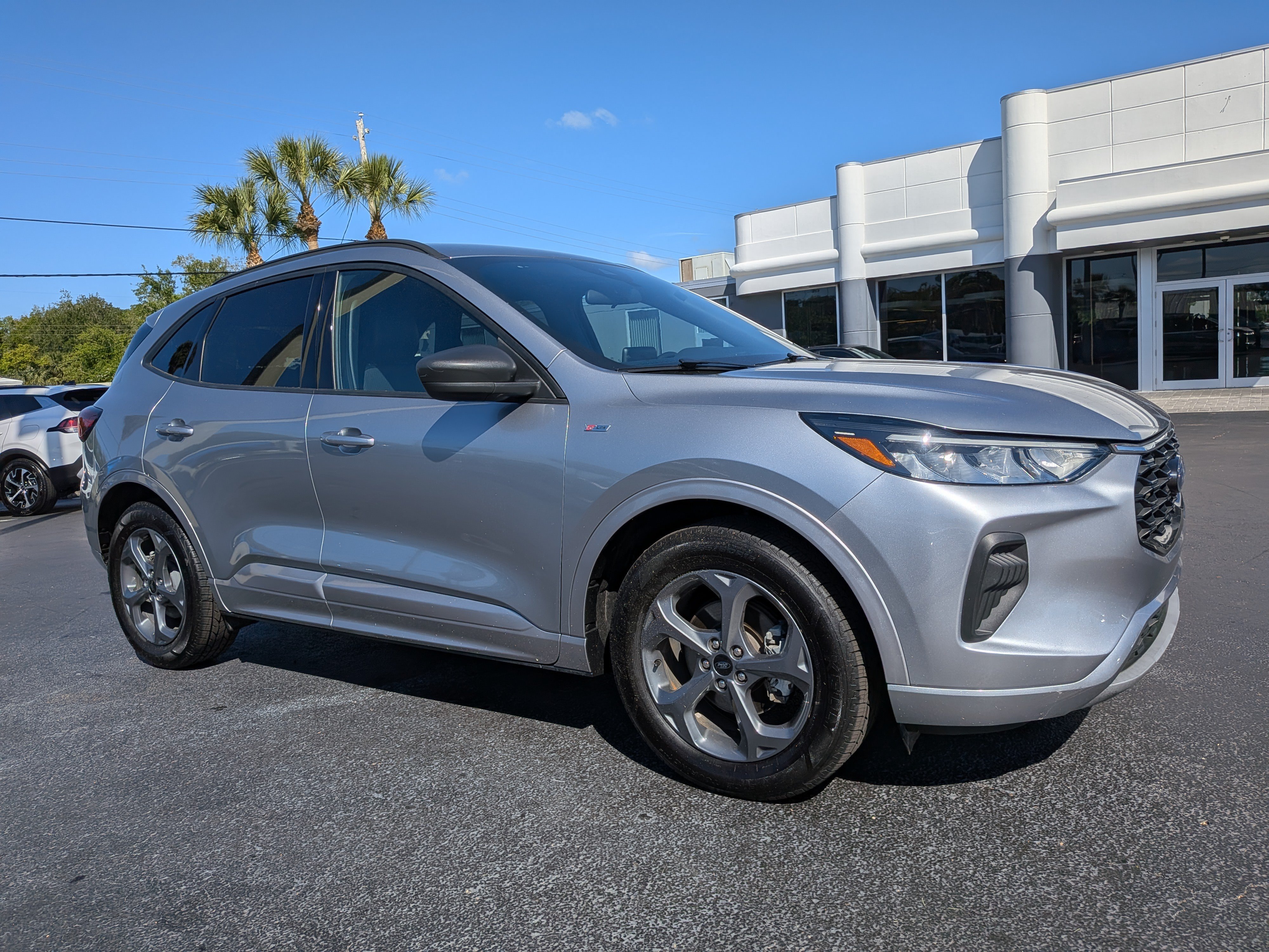 Used 2024 Ford Escape ST-Line FWD image 1