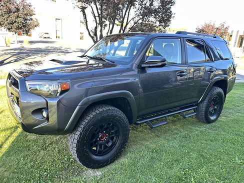 Used 2023 Toyota 4Runner SR5 Premium w/ Moonroof Package AWD/4WD image 12