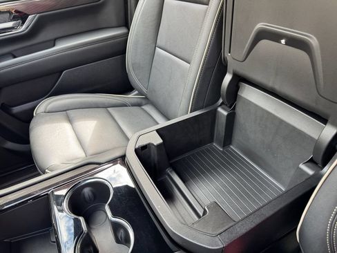Used 2025 GMC Yukon Elevation w/ LPO, Floor Liner Package AWD/4WD image 23