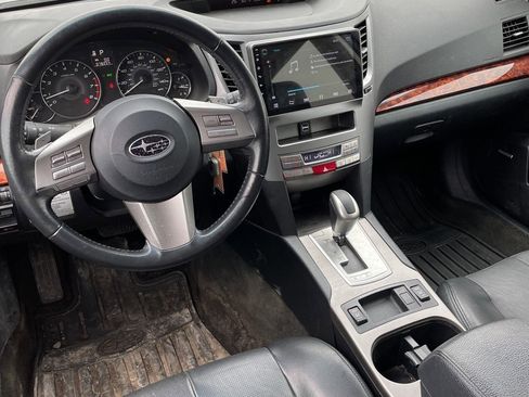Used 2011 Subaru Outback 2.5i Limited image 9