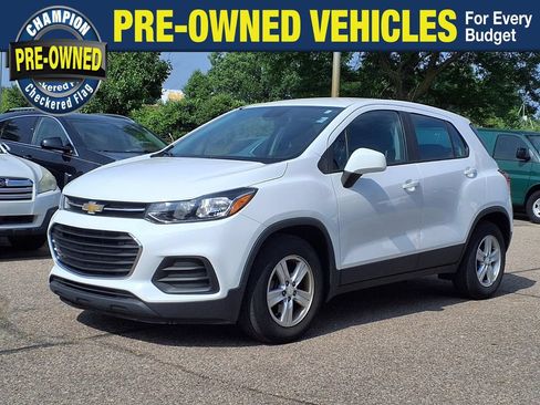 Used 2019 Chevrolet Trax LS FWD image 1