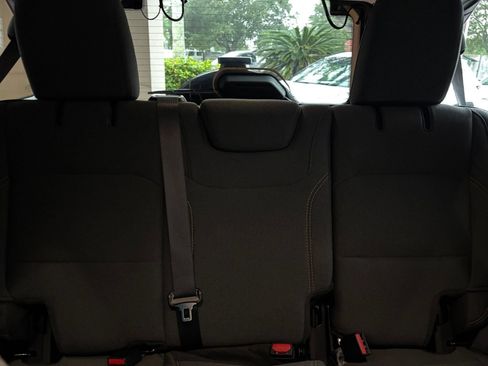 Used 2025 Jeep Wrangler Unlimited Sahara AWD/4WD image 37