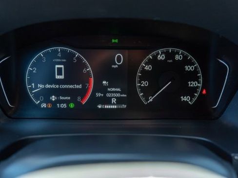 Used 2025 Honda Pilot TrailSport image 20