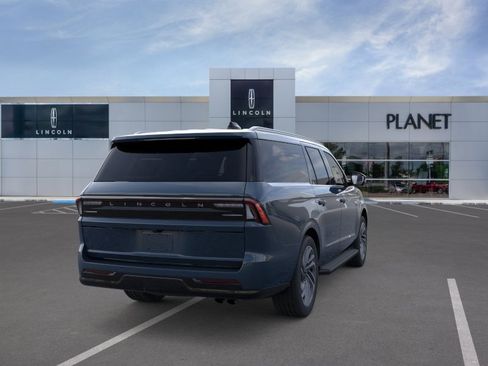 New 2026 Lincoln Navigator L Premier AWD/4WD image 8
