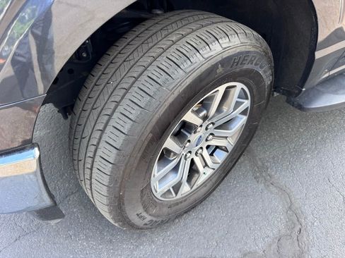 Used 2022 Ford F150 Lariat w/ Max Trailer Tow Package image 14