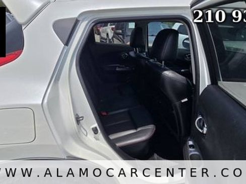 Used 2014 Nissan Juke SL FWD image 18