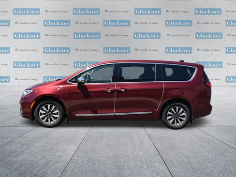 Used 2023 Chrysler Pacifica Limited FWD image 10