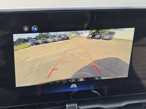 Used 2025 Chevrolet Equinox LT FWD image 18