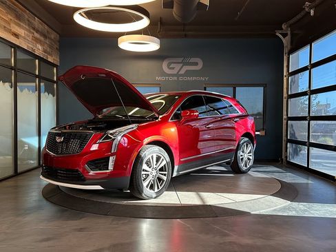 Used 2024 Cadillac XT5 Premium Luxury w/ Technology Package AWD/4WD image 24