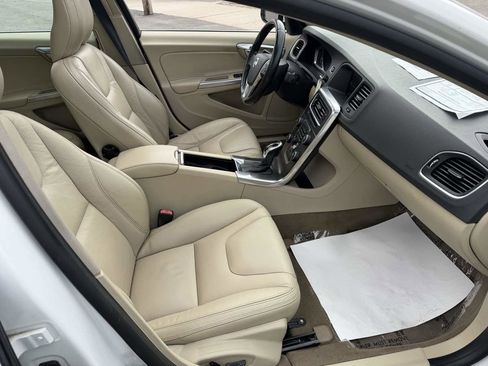 Used 2014 Volvo S60 T5 image 18