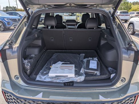 New 2026 Volkswagen Tiguan SE R-Line AWD/4WD image 30