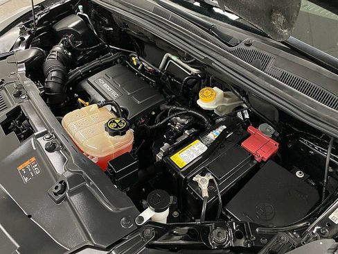 Used 2020 Chevrolet Trax LT w/ LT Convenience Package image 23