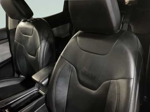 Used 2022 Jeep Compass Latitude w/ Sun and Sound Group image 14