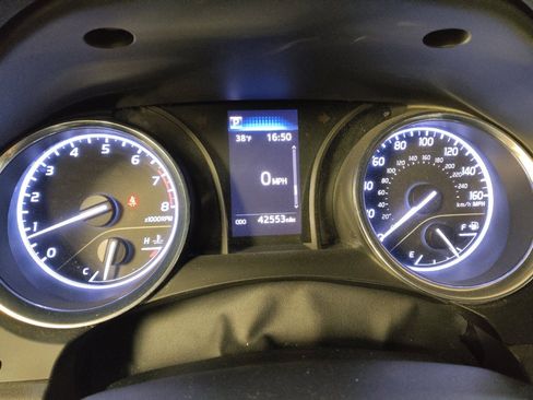 Used 2019 Toyota Camry LE image 23