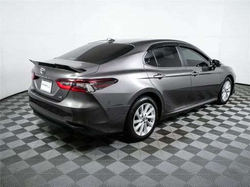 Used 2022 Toyota Camry LE FWD image 3