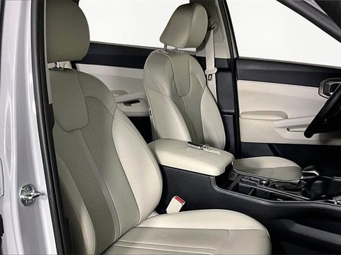 Used 2023 Kia Sorento EX w/ Panoramic Sunroof Package image 30