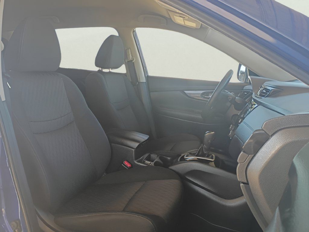 Used 2018 Nissan Rogue SV FWD image 34