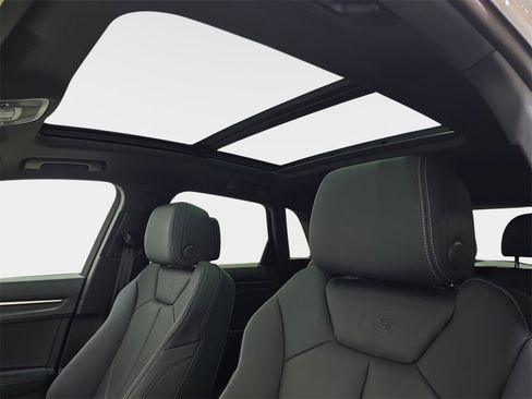 Certified 2025 Audi Q3 2.0T Premium w/ Convenience Package image 28