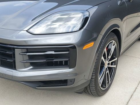 Used 2026 Porsche Cayenne S AWD/4WD image 11