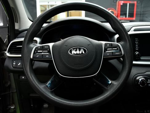 Used 2019 Kia Sorento LX image 19