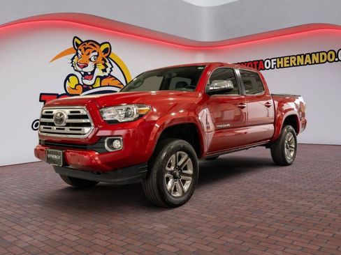 Used 2019 Toyota Tacoma Limited AWD/4WD image 1