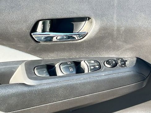 Used 2024 Nissan Kicks SR w/ SR Premium Package image 17