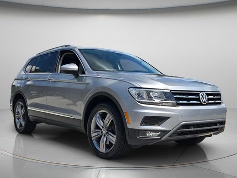 Certified 2020 Volkswagen Tiguan SEL image 8