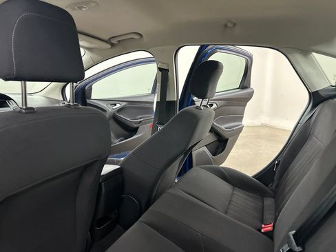 Used 2018 Ford Focus SE w/ SE Appearance Package FWD image 30