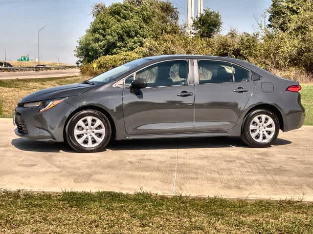 Used 2023 Toyota Corolla LE FWD image 4