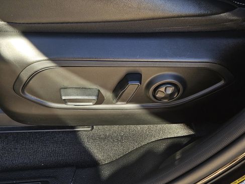 Used 2022 Jeep Grand Cherokee Limited image 27