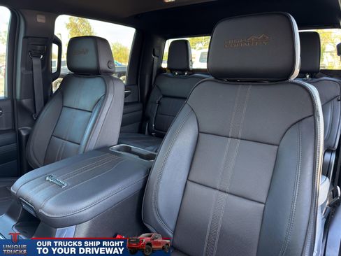 Used 2024 Chevrolet Silverado 2500 High Country w/ Technology Package image 20