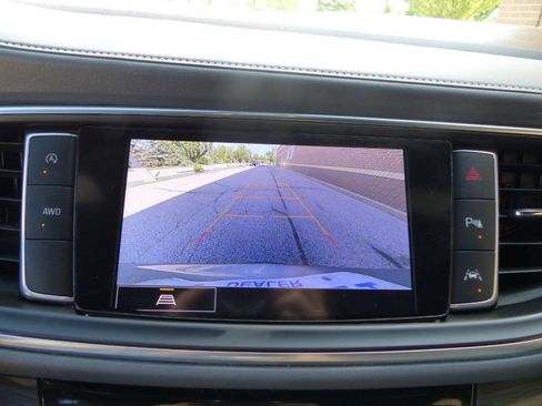Used 2023 Buick Enclave Essence AWD/4WD image 30