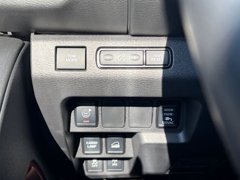 Used 2025 Nissan Frontier PRO-4X w/ Pro Convenience Package AWD/4WD image 12
