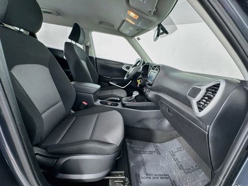 Used 2020 Kia Soul LX FWD image 28