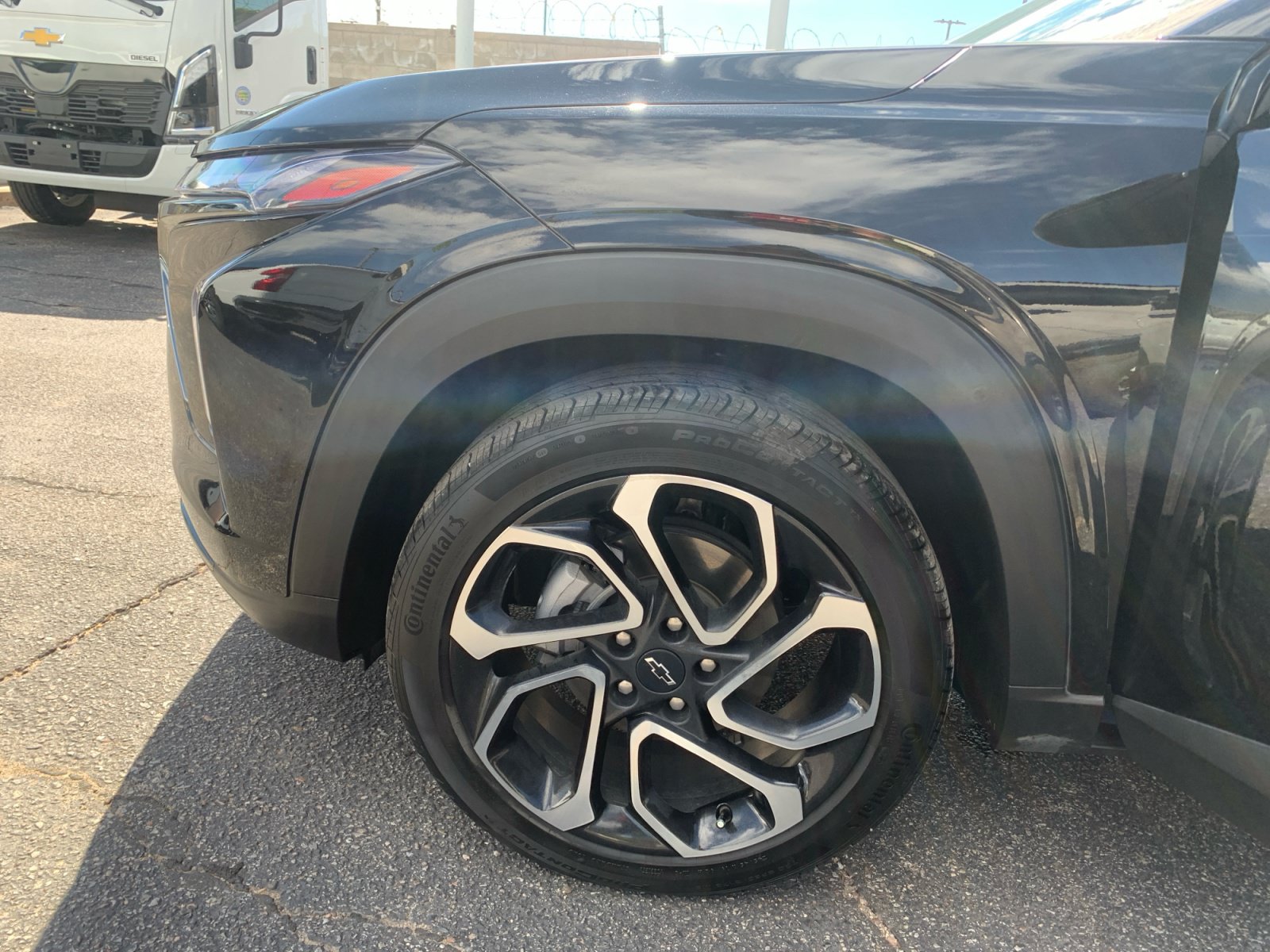 Used 2025 Chevrolet Trax RS w/ Sunroof Package FWD image 10