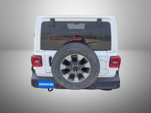 Used 2018 Jeep Wrangler Unlimited Sahara AWD/4WD image 3