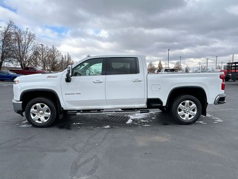 Used 2020 Chevrolet Silverado 2500 LTZ image 3