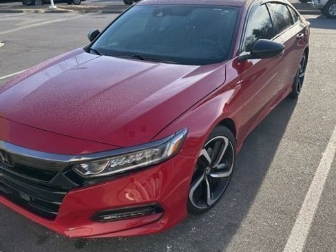 Used 2018 Honda Accord Sport image 3