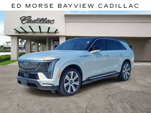 Used 2025 Cadillac Escalade IQ Luxury 1 w/ Smart Trailering package image 1