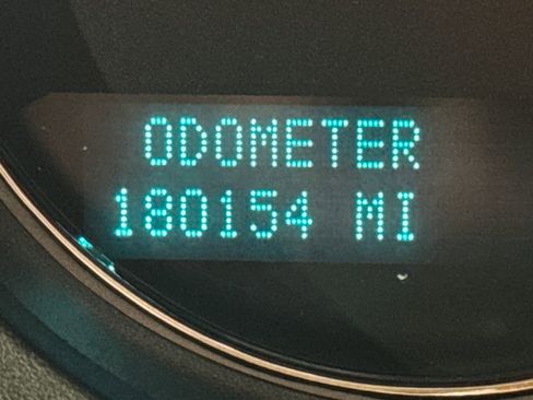 Used 2011 Chevrolet Avalanche LTZ image 41