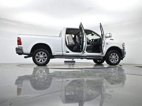 Used 2022 RAM 3500 Laramie AWD/4WD image 53