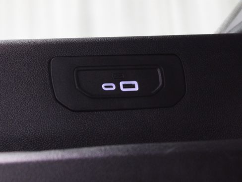 Used 2024 Jeep Grand Cherokee L Limited w/ Black Appearance Package image 26