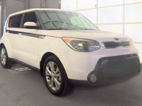 Used 2016 Kia Soul + FWD image 3