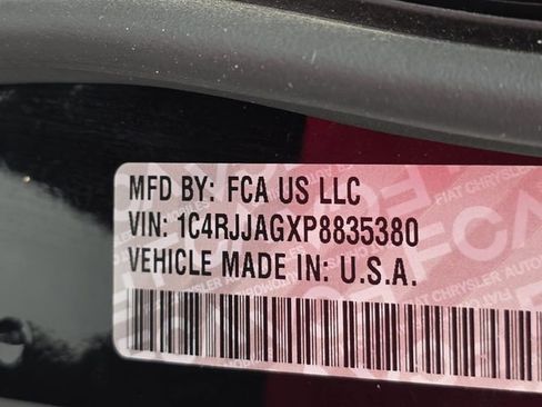 Used 2023 Jeep Grand Cherokee L Laredo image 53