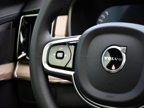 New 2026 Volvo XC90 B6 Plus w/ Protection Package Premier AWD/4WD image 22