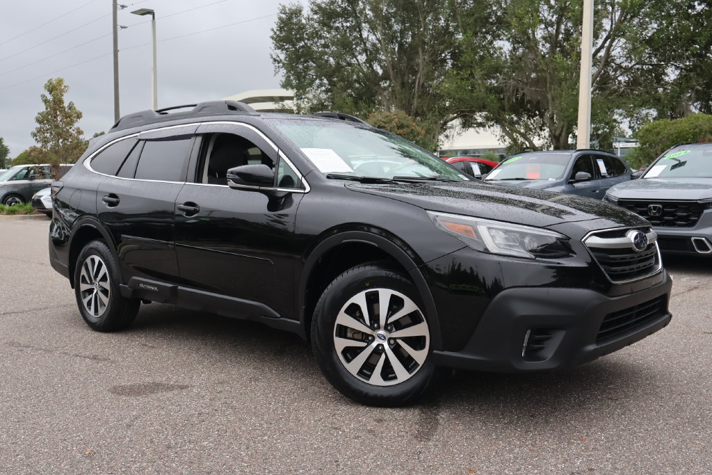 Certified 2022 Subaru Outback Premium AWD/4WD image 1