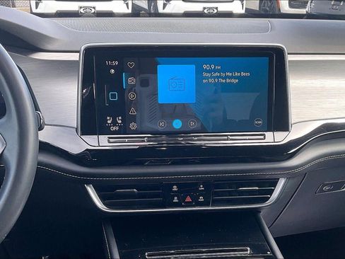 Used 2024 Volkswagen Atlas Cross Sport SE FWD image 7