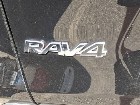 Used 2025 Toyota RAV4 XLE AWD/4WD image 9