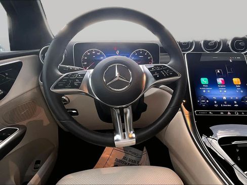 Used 2025 Mercedes-Benz GLC 300 4MATIC image 6