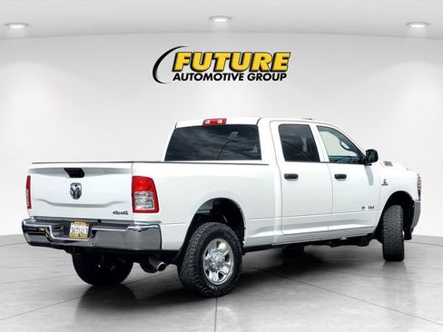 Used 2022 RAM 2500 Tradesman w/ Chrome Appearance Group AWD/4WD image 4
